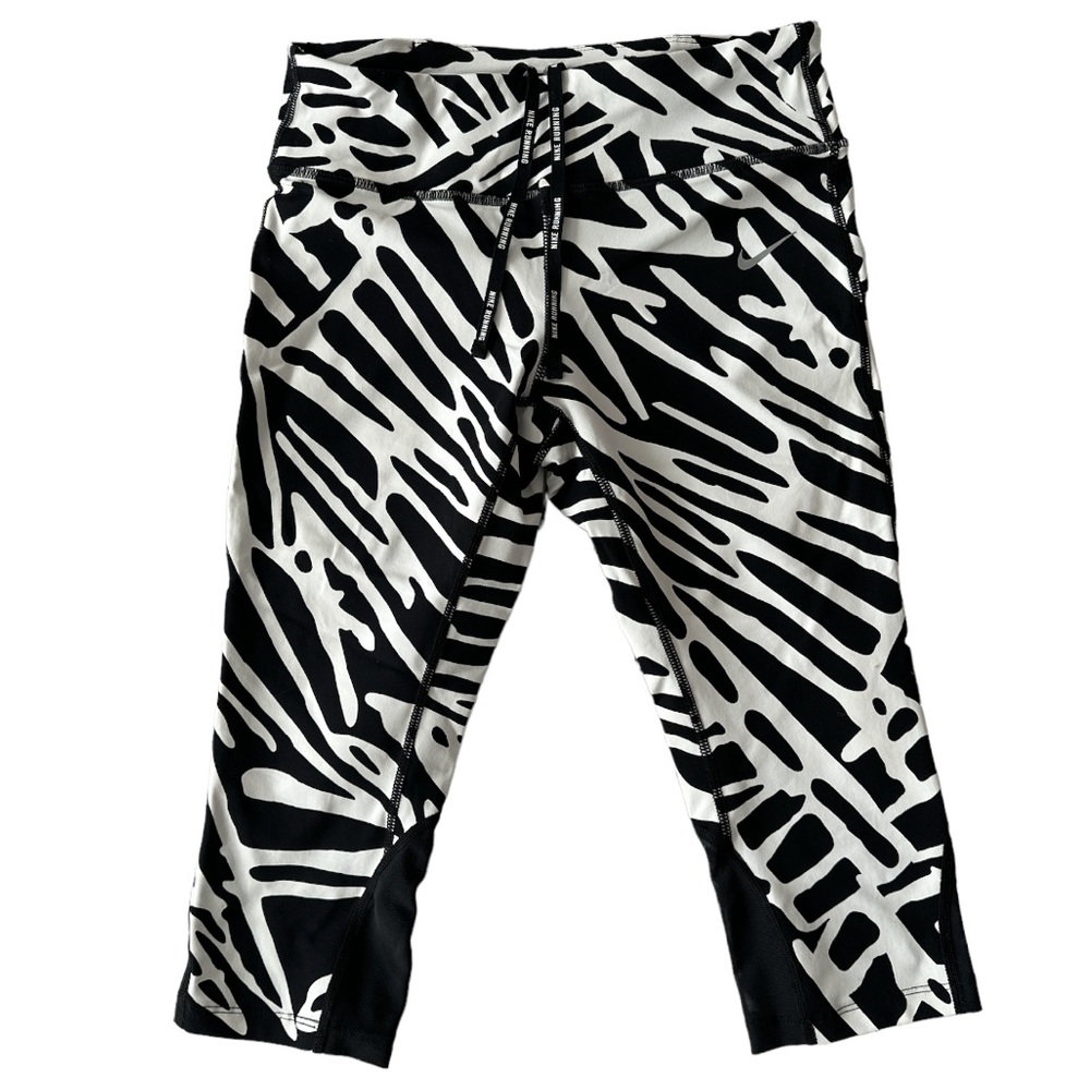 NIKE | Women's Capri Leggings